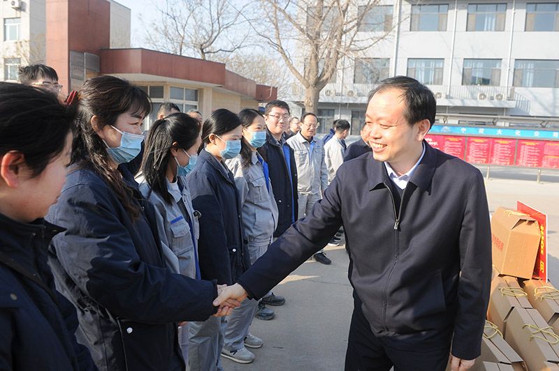 张五星到中原大化开展节前走访慰问